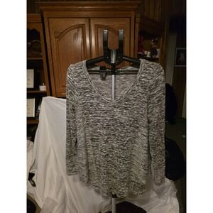 Sinuous Sweater Size L. 20" PTP 26" Long‎
